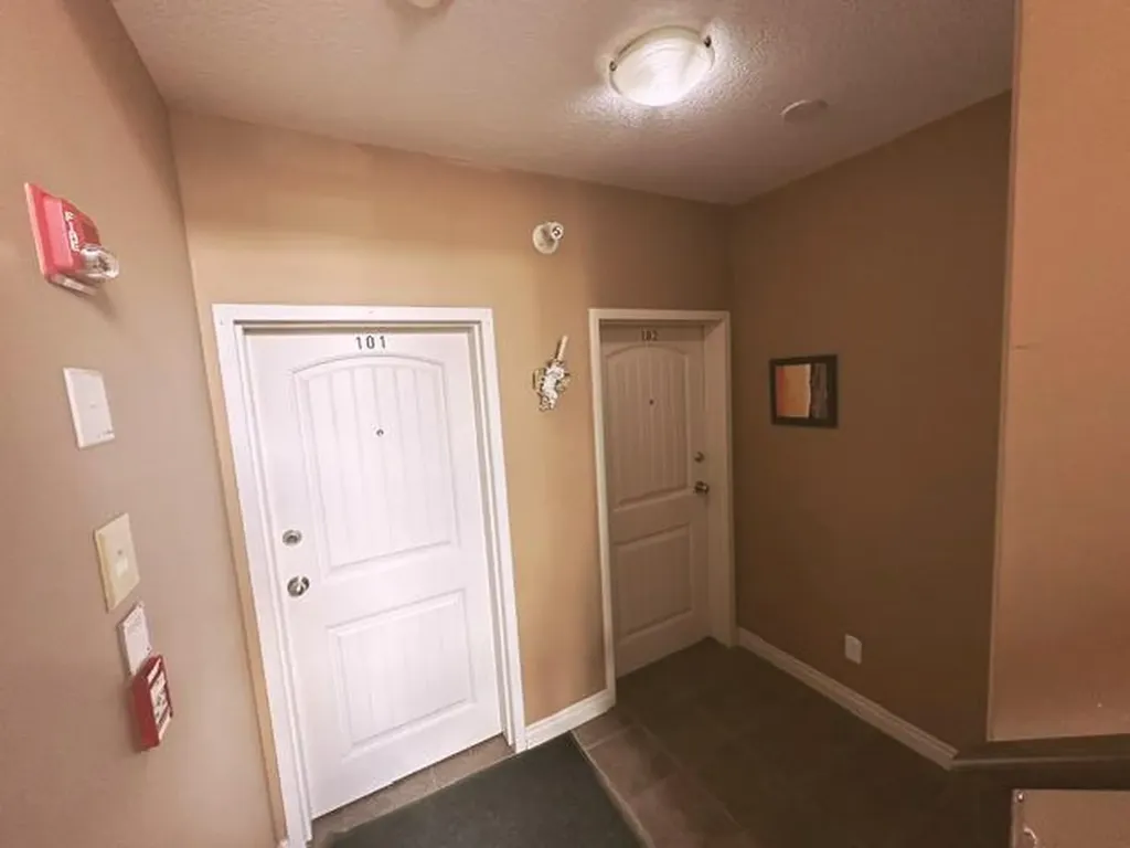110 12 Avenue NE Calgary AB T2E 0Z9