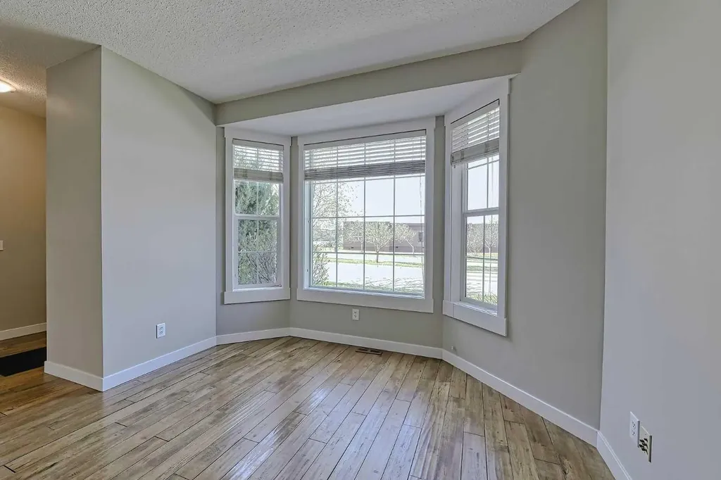 179 Rainbow Falls Drive Chestermere AB T1X 0A7