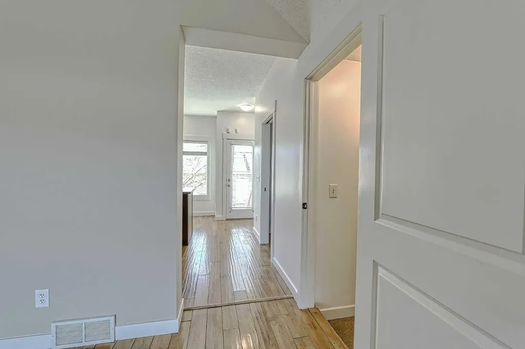 179 Rainbow Falls Drive Chestermere AB T1X 0A7