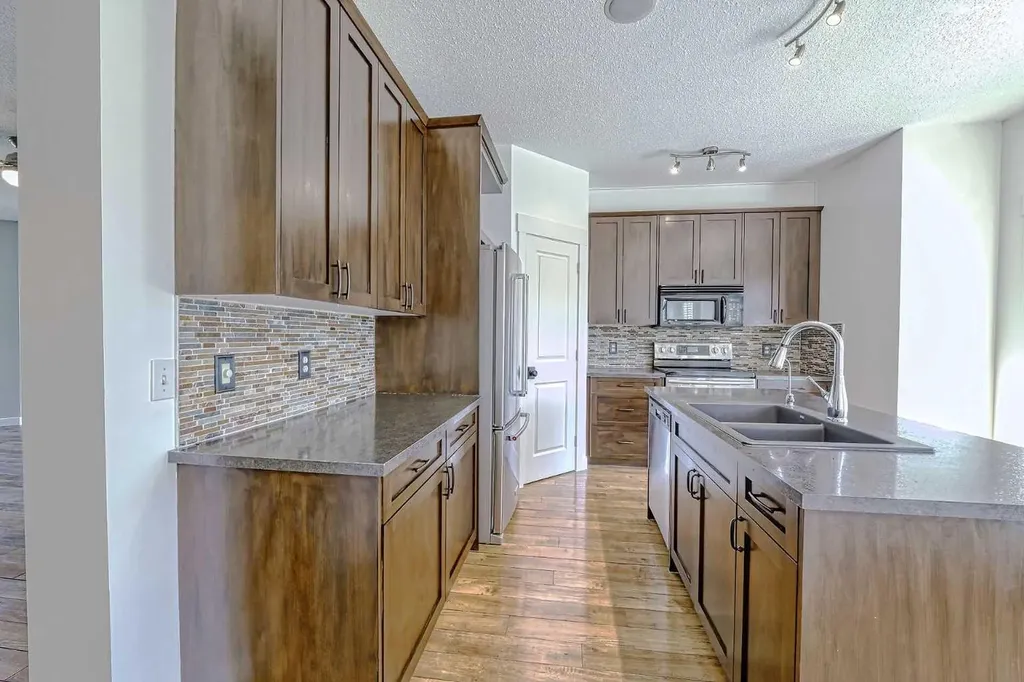 179 Rainbow Falls Drive Chestermere AB T1X 0A7