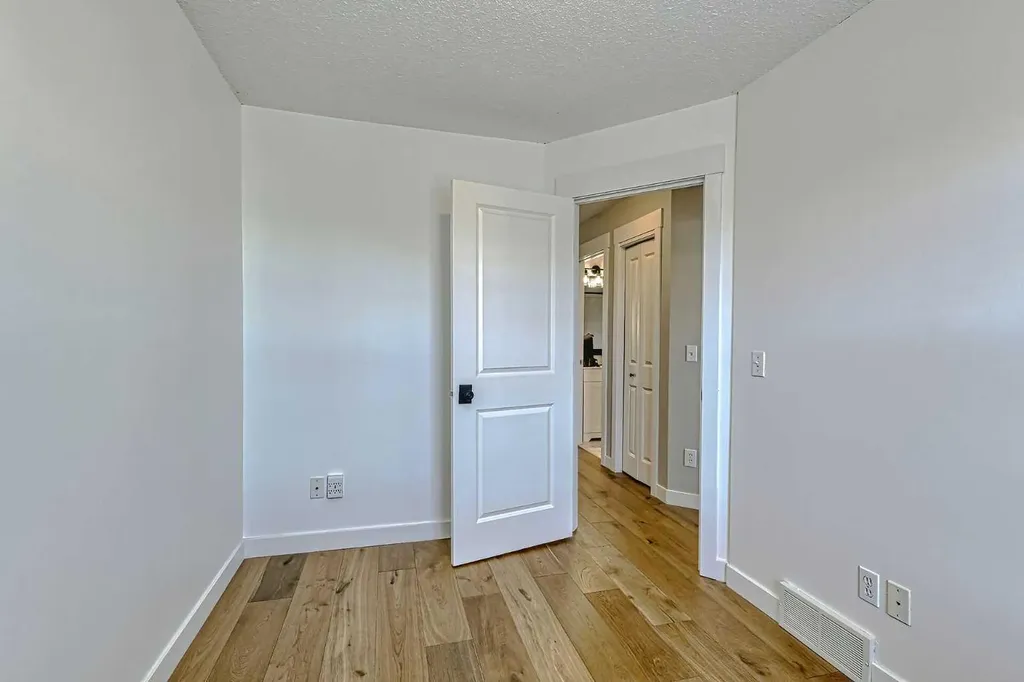 179 Rainbow Falls Drive Chestermere AB T1X 0A7