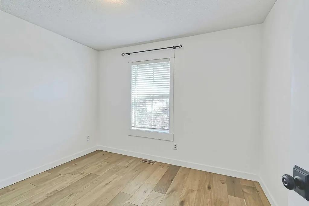 179 Rainbow Falls Drive Chestermere AB T1X 0A7
