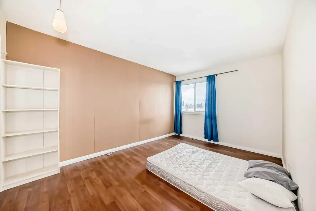 6147 Buckthorn Road NW Calgary AB T2K2Z2