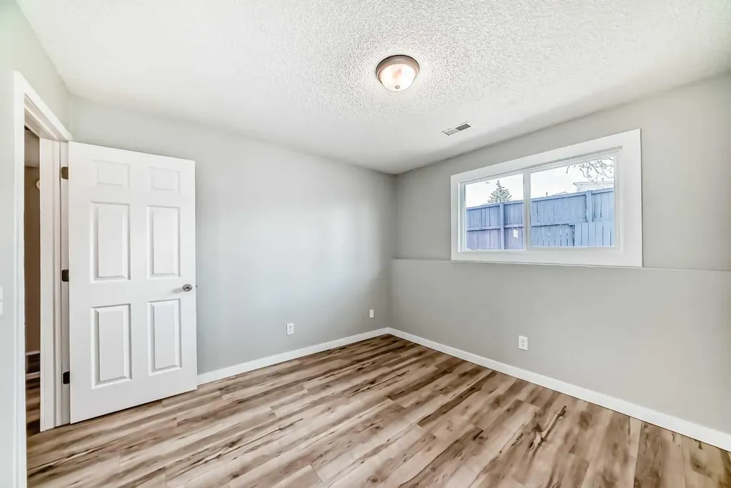 903 44 Street SE Calgary AB T2A 5K7