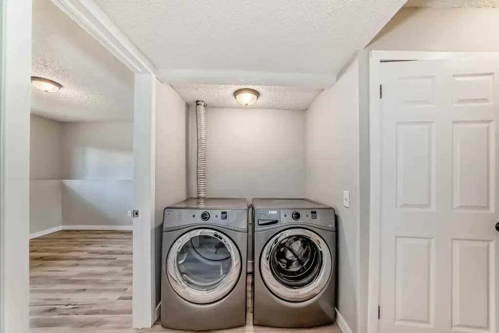903 44 Street SE Calgary AB T2A 5K7