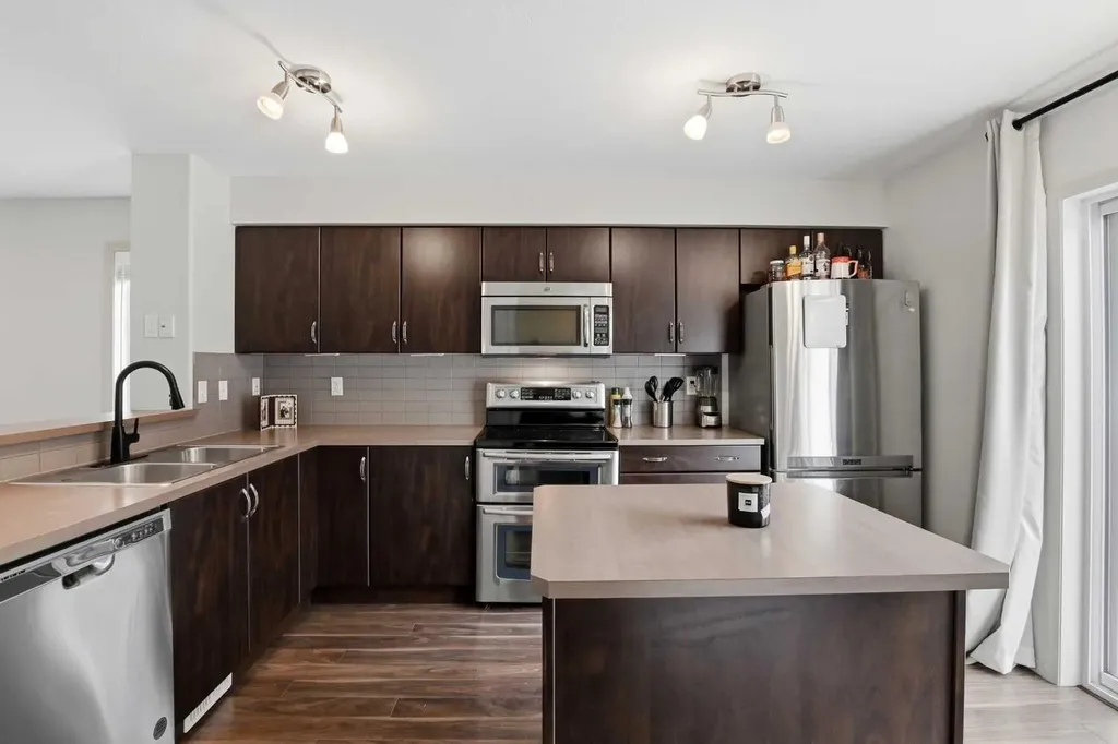 30 Carleton Avenue Red Deer AB T4P 0M8