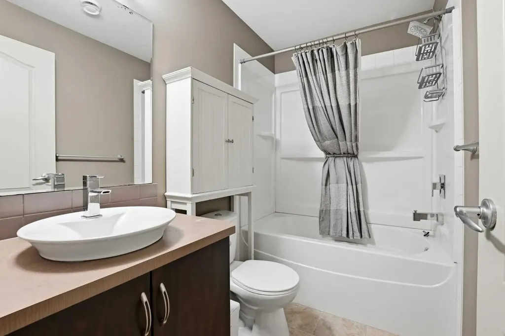 30 Carleton Avenue Red Deer AB T4P 0M8