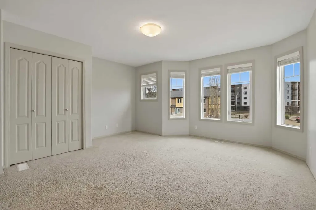 30 Carleton Avenue Red Deer AB T4P 0M8