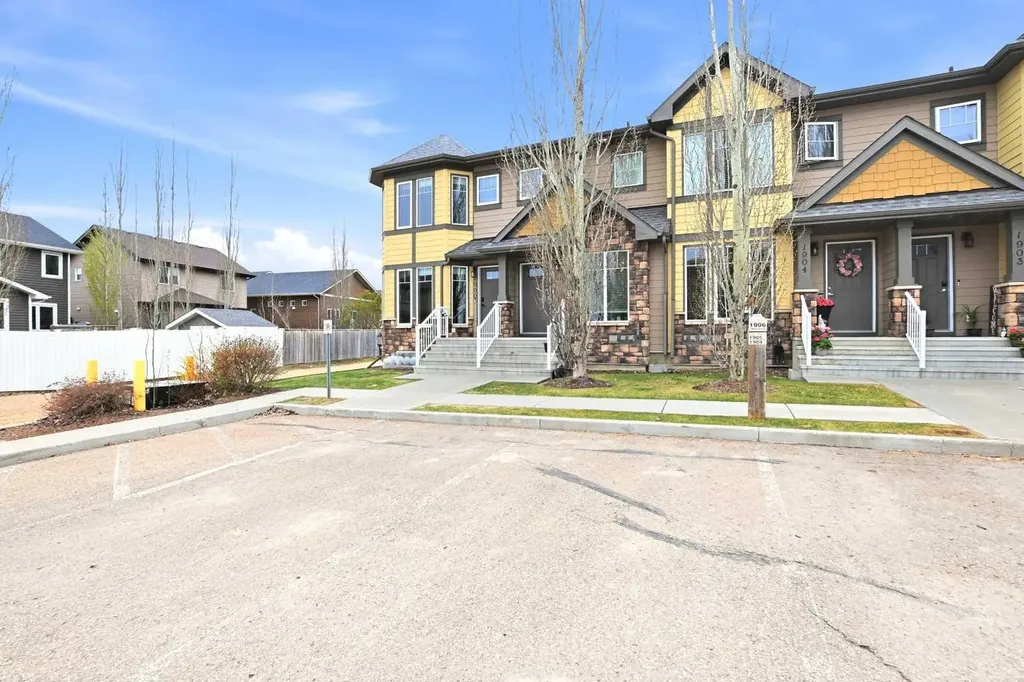 30 Carleton Avenue Red Deer AB T4P 0M8