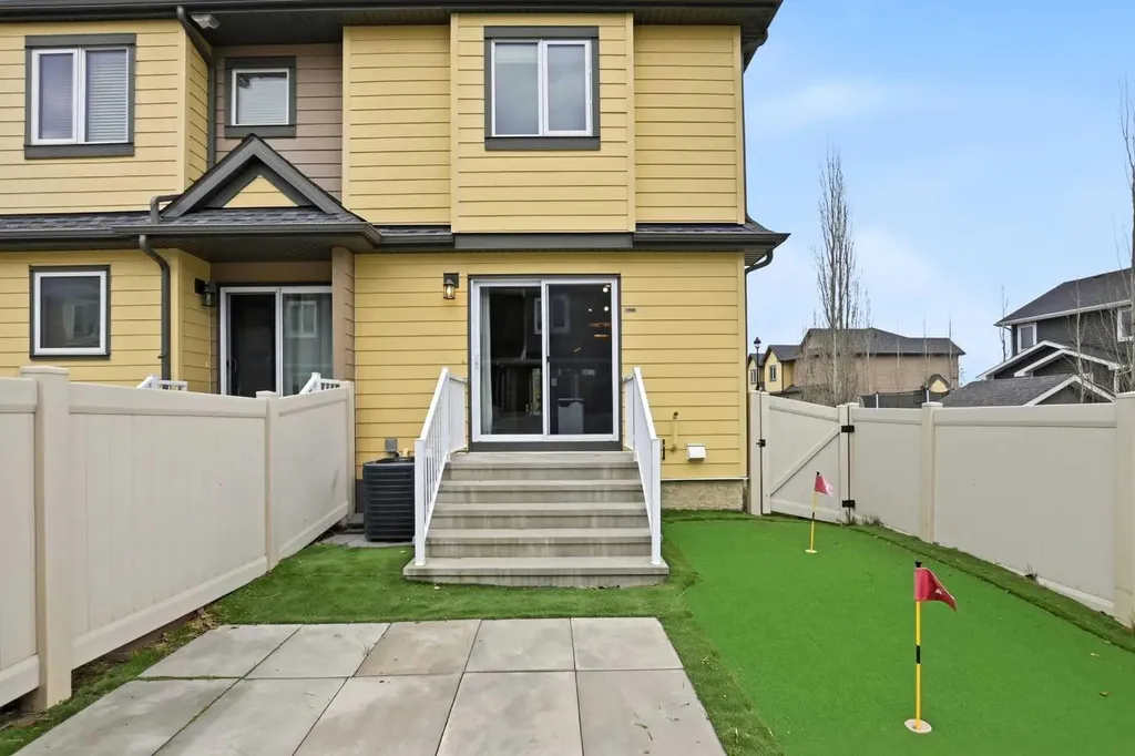 30 Carleton Avenue Red Deer AB T4P 0M8
