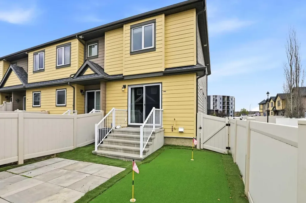 30 Carleton Avenue Red Deer AB T4P 0M8
