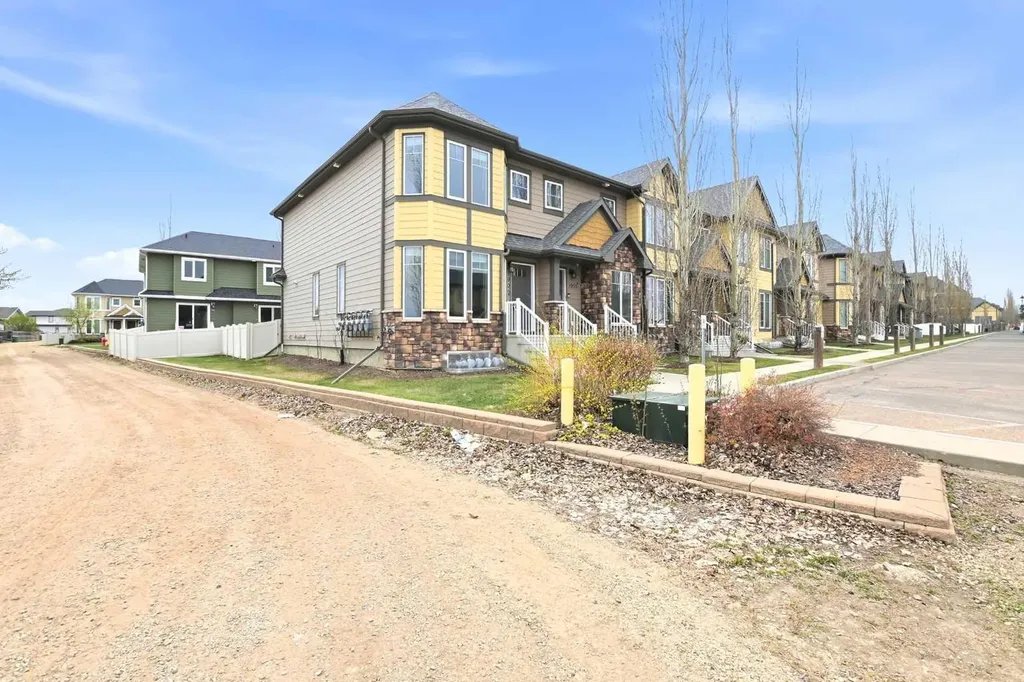 30 Carleton Avenue Red Deer AB T4P 0M8
