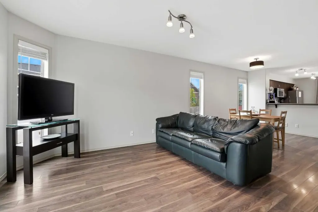 30 Carleton Avenue Red Deer AB T4P 0M8