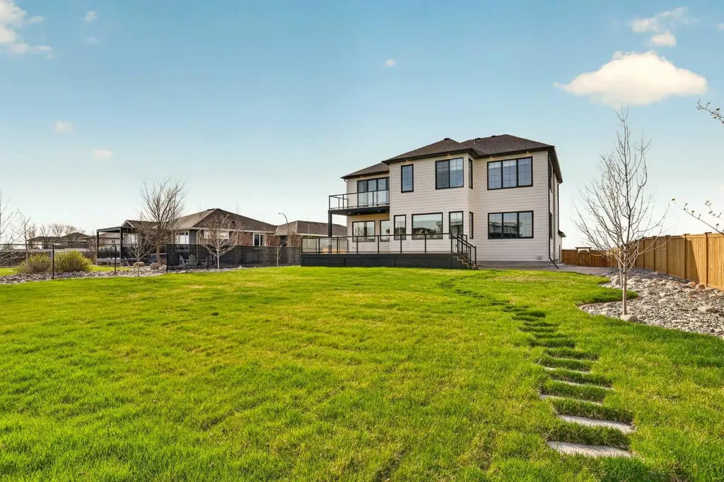 93 Prairie Arbour Boulevard S Lethbridge AB T1K 5W3