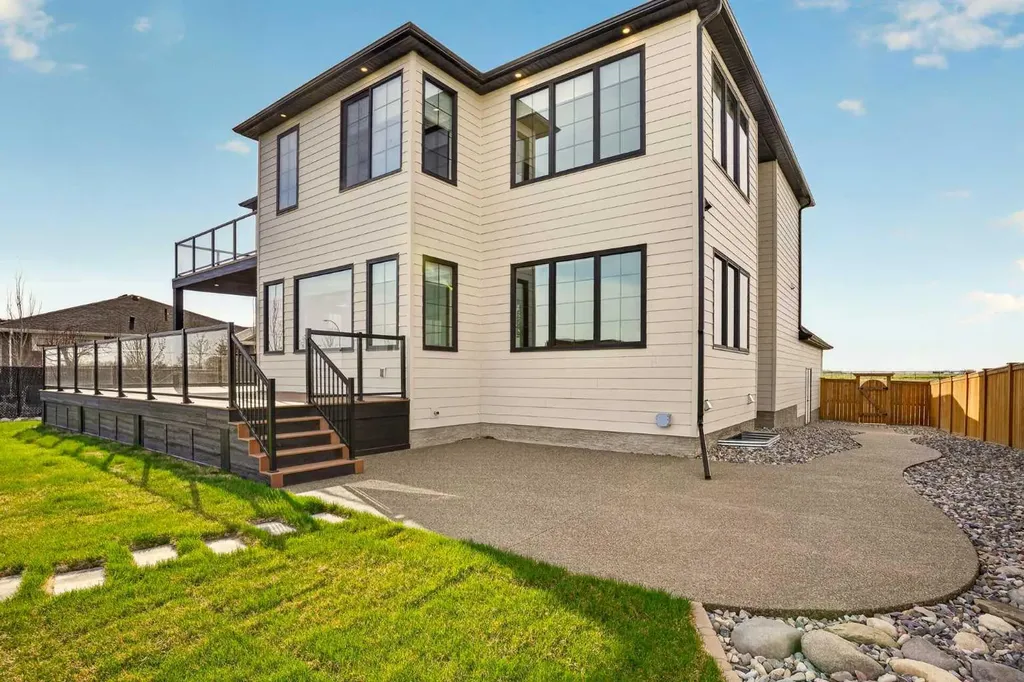 93 Prairie Arbour Boulevard S Lethbridge AB T1K 5W3