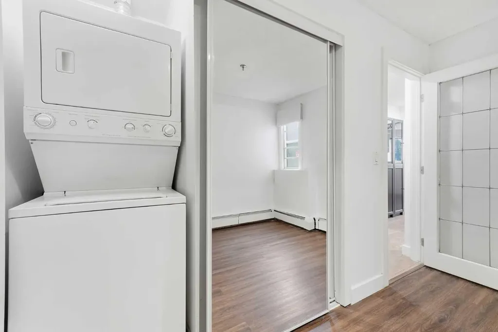 717 4a Street NE Calgary AB T2E 3W1