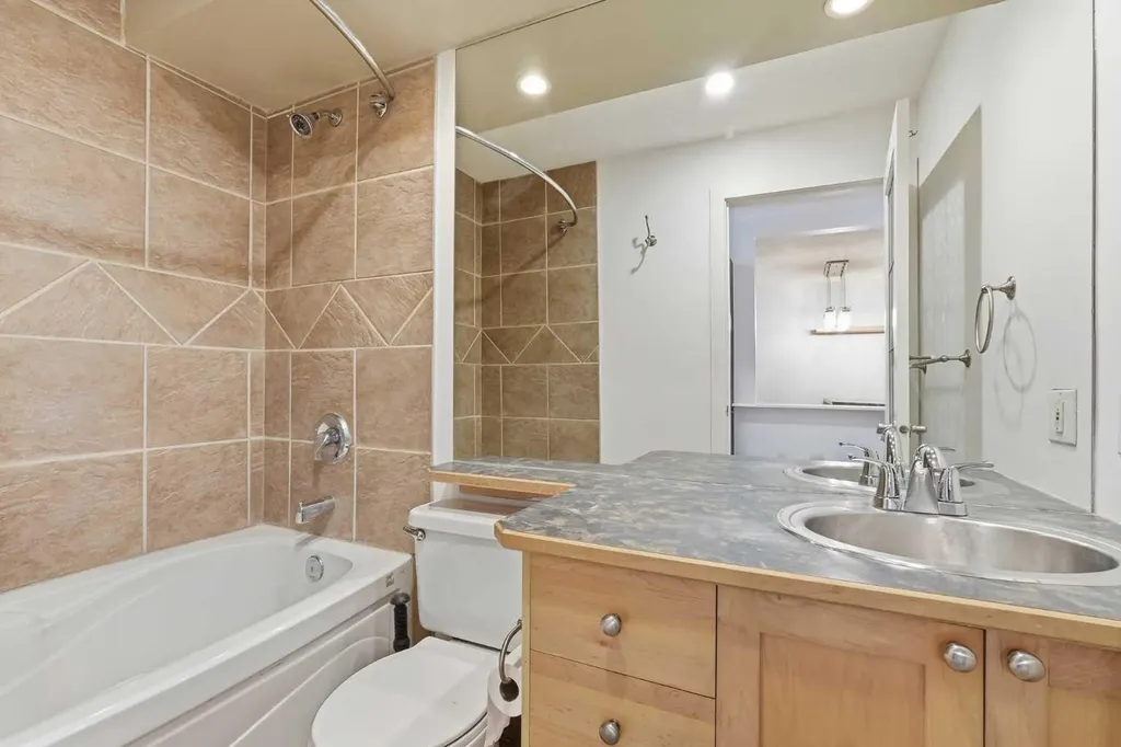 717 4a Street NE Calgary AB T2E 3W1