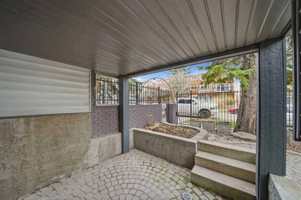 717 4a Street NE Calgary AB T2E 3W1