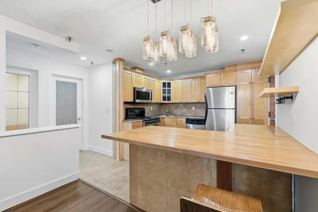 717 4a Street NE Calgary AB T2E 3W1