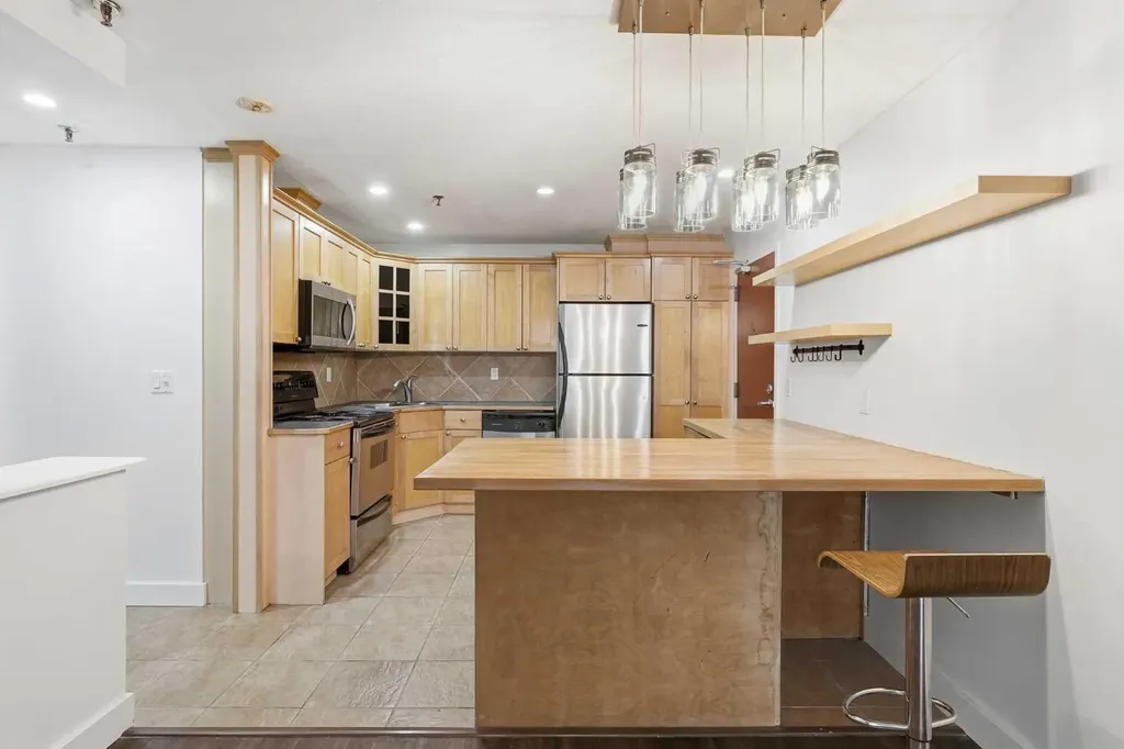 717 4a Street NE Calgary AB T2E 3W1