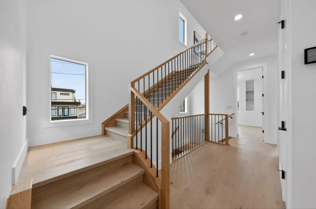 2333 24 Avenue SW Calgary AB T2T 0Y5