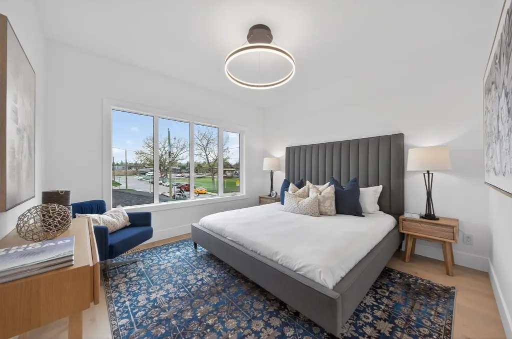 2333 24 Avenue SW Calgary AB T2T 0Y5