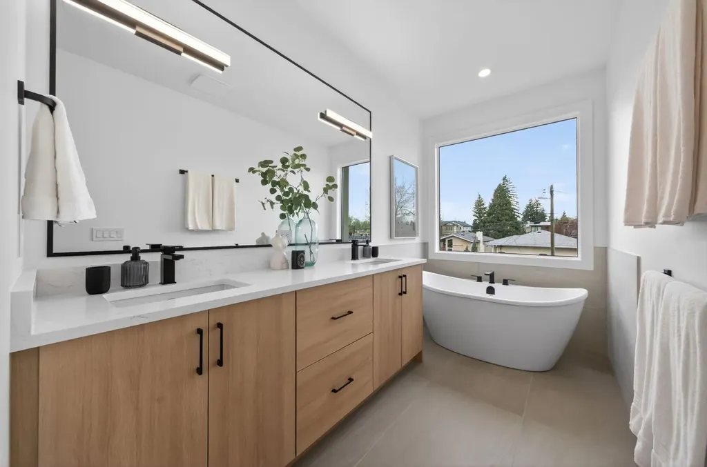 2333 24 Avenue SW Calgary AB T2T 0Y5