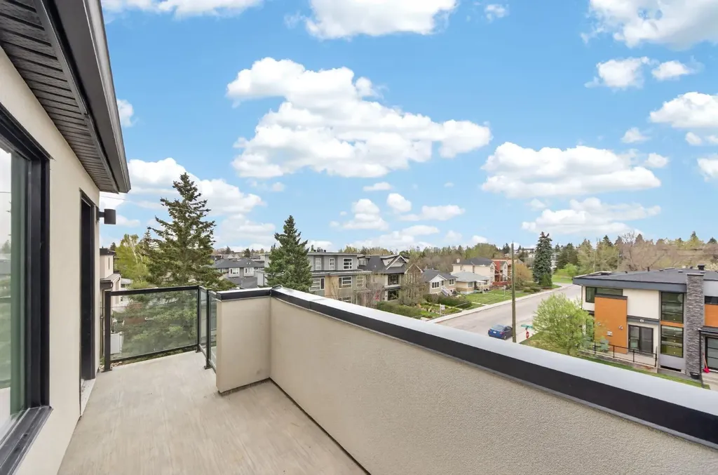 2333 24 Avenue SW Calgary AB T2T 0Y5