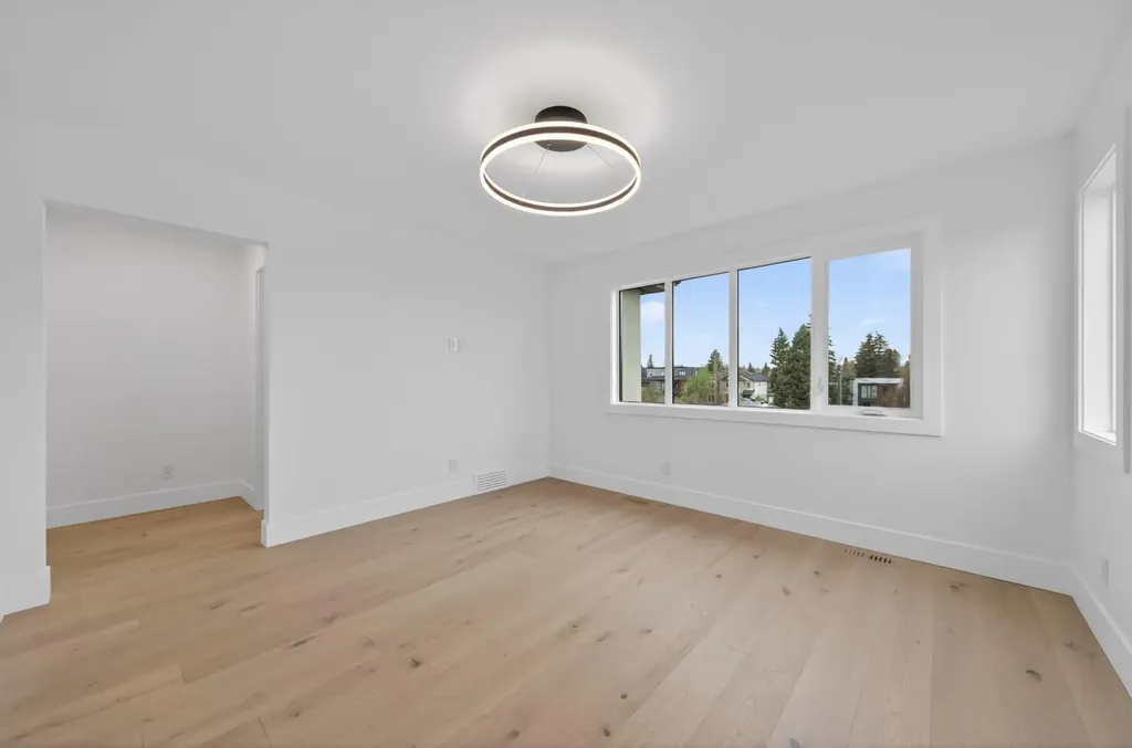 2333 24 Avenue SW Calgary AB T2T 0Y5