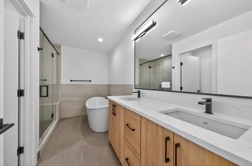 2333 24 Avenue SW Calgary AB T2T 0Y5