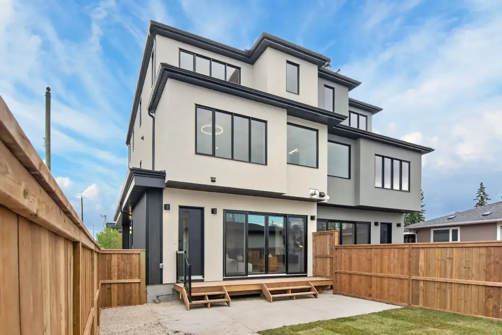 2333 24 Avenue SW Calgary AB T2T 0Y5