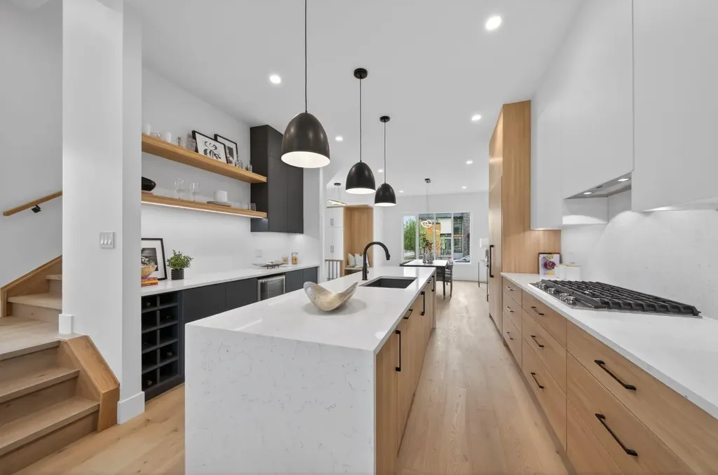 2333 24 Avenue SW Calgary AB T2T 0Y5