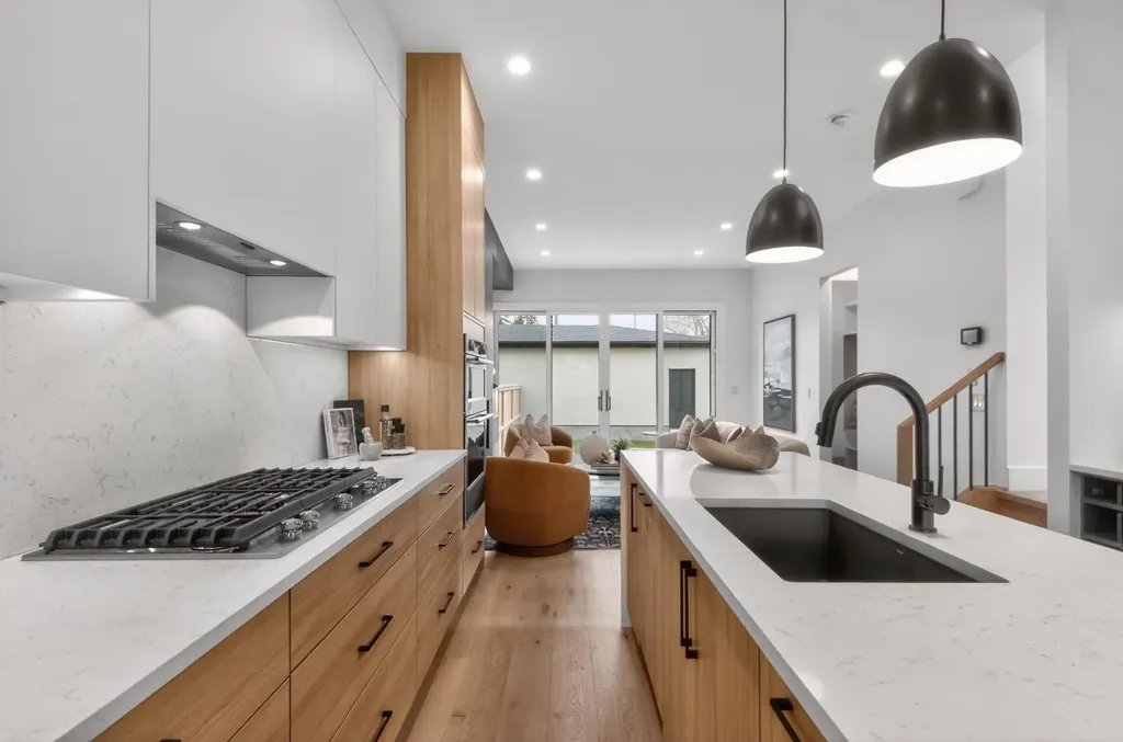 2333 24 Avenue SW Calgary AB T2T 0Y5