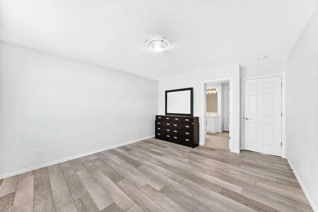 113 Cityspring Manor NE Calgary AB T3N1Z8