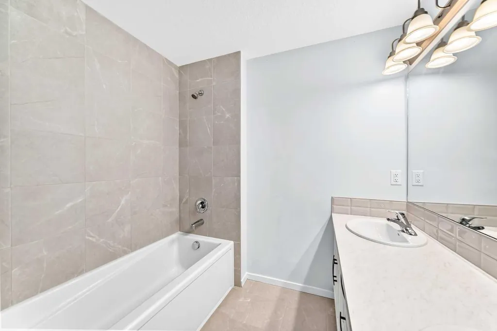 113 Cityspring Manor NE Calgary AB T3N1Z8