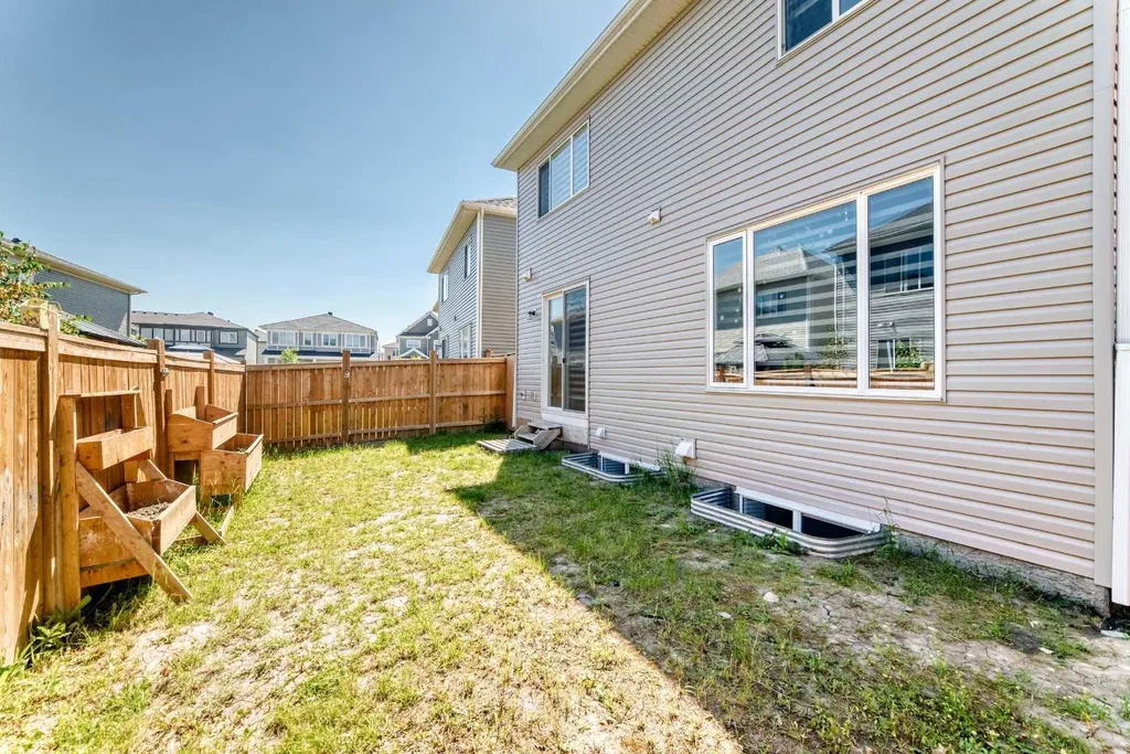 113 Cityspring Manor NE Calgary AB T3N1Z8
