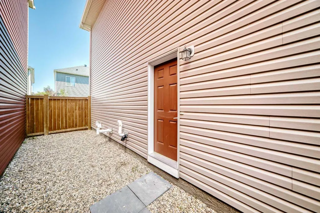 113 Cityspring Manor NE Calgary AB T3N1Z8