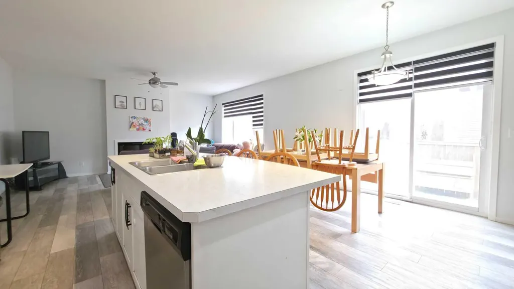 113 Cityspring Manor NE Calgary AB T3N1Z8