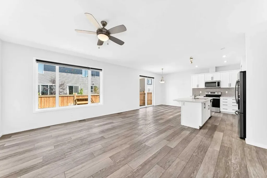 113 Cityspring Manor NE Calgary AB T3N1Z8