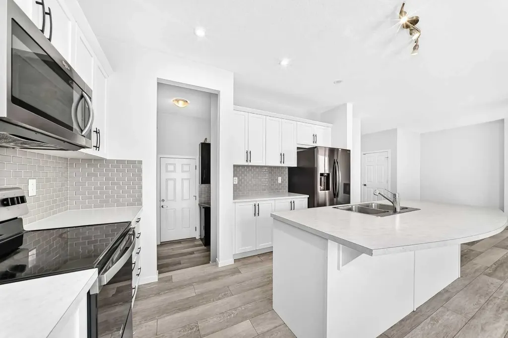 113 Cityspring Manor NE Calgary AB T3N1Z8