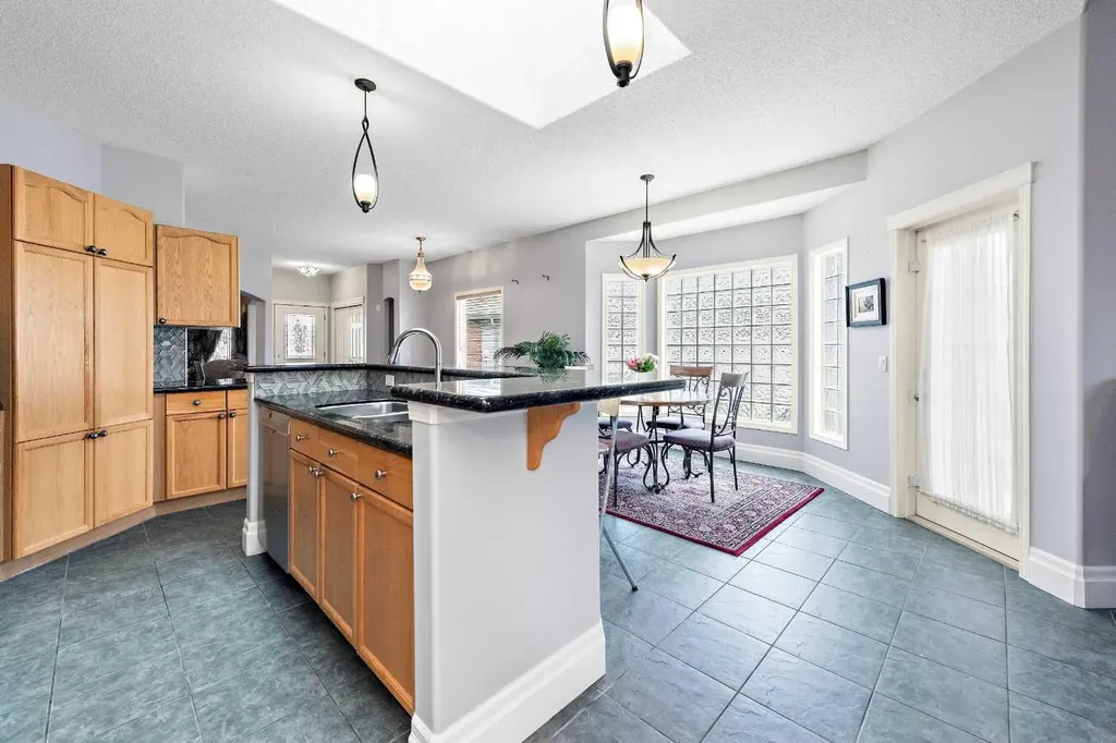 131 Invermere Close Chestermere AB T1X1L3