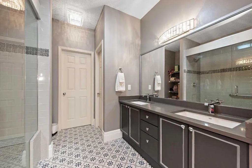 131 Invermere Close Chestermere AB T1X1L3