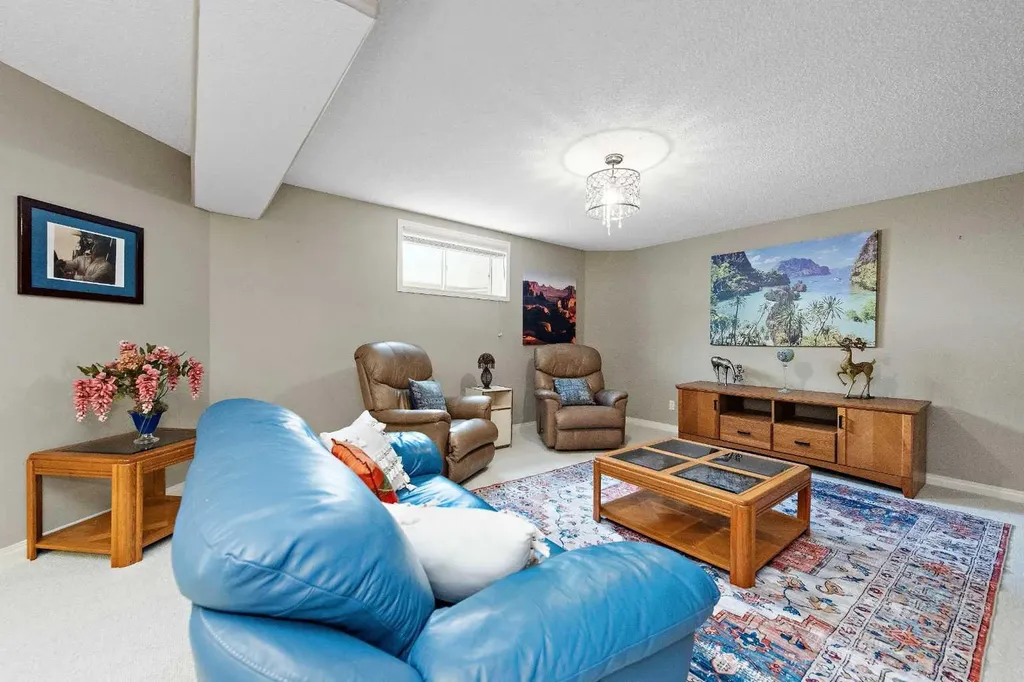 131 Invermere Close Chestermere AB T1X1L3