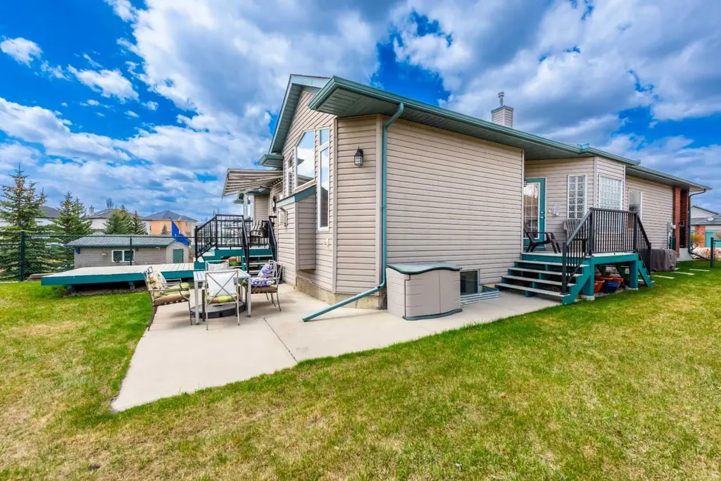 131 Invermere Close Chestermere AB T1X1L3