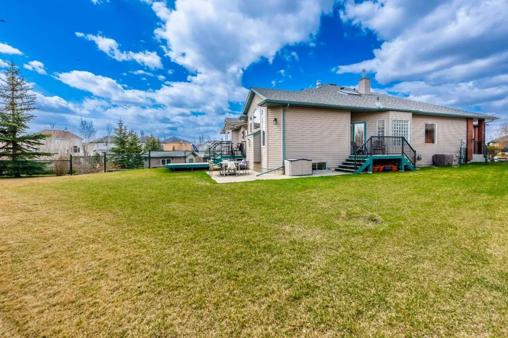 131 Invermere Close Chestermere AB T1X1L3