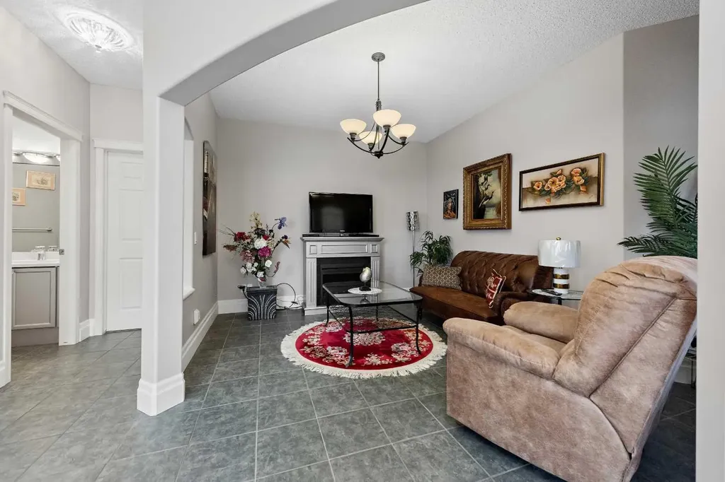 131 Invermere Close Chestermere AB T1X1L3