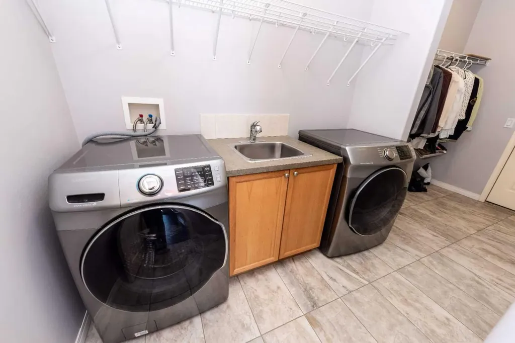 131 Invermere Close Chestermere AB T1X1L3