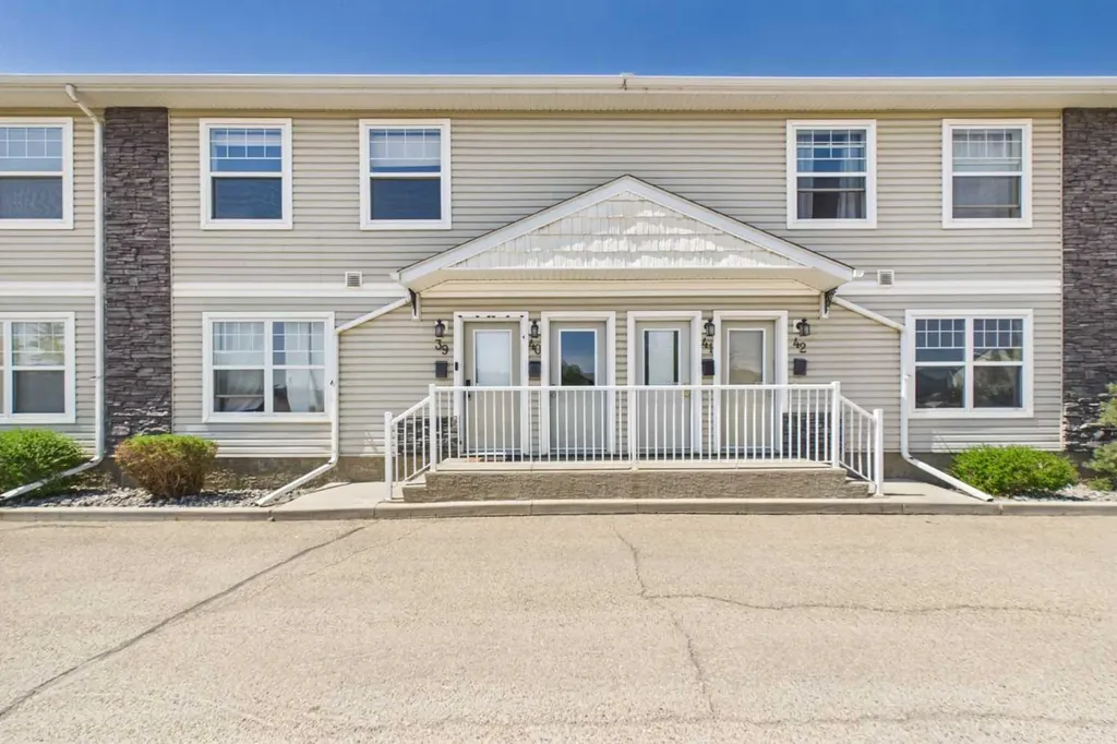 20 Jacobs Close Red Deer AB T4P4E1