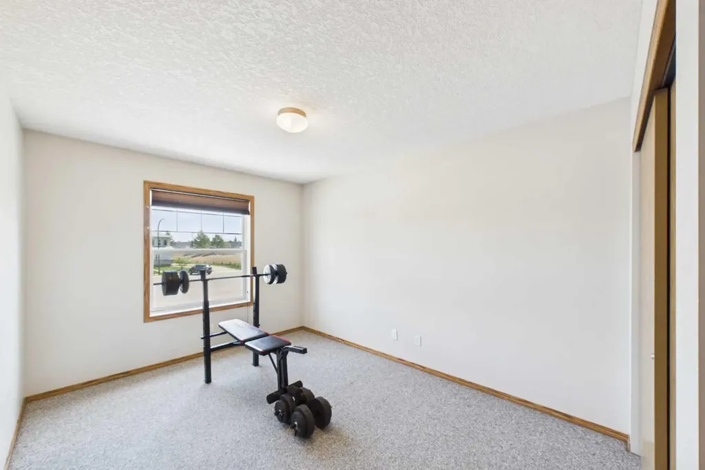 20 Jacobs Close Red Deer AB T4P4E1