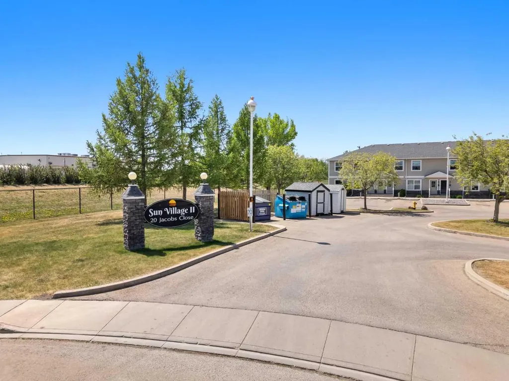 20 Jacobs Close Red Deer AB T4P4E1